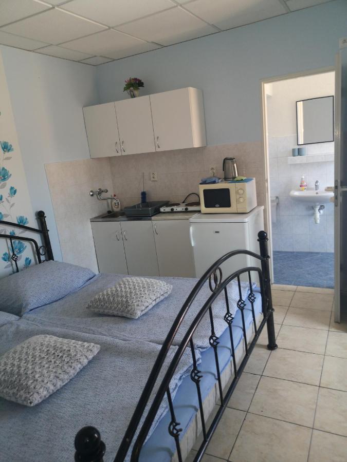 Apartamento Hodosi Apartman Veľký Meder Exterior foto
