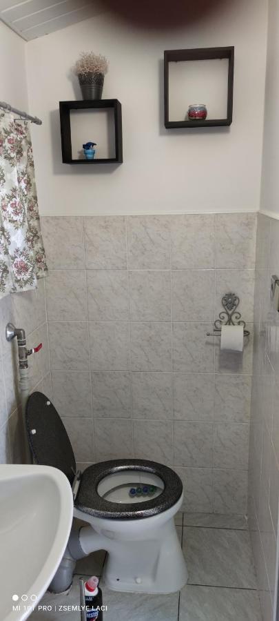 Apartamento Hodosi Apartman Veľký Meder Exterior foto